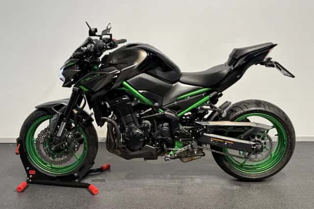 Kawasaki Z900 (2024) thumbnail 2