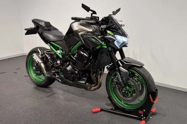 Kawasaki Z900 (2024) thumbnail 3