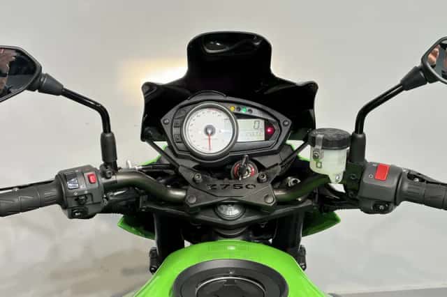 Kawasaki Z750 (2011) thumbnail 6