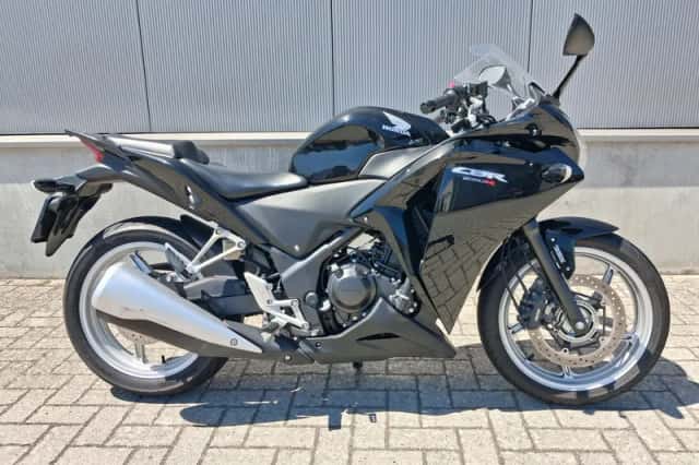 Honda CBR250R (2011) thumbnail 1