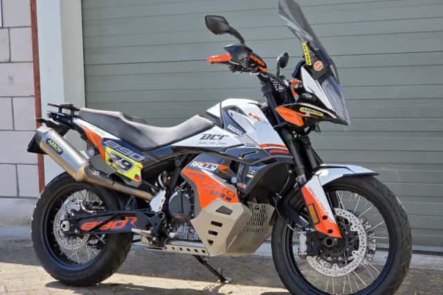 KTM 890 Adventure (2022) thumbnail 1