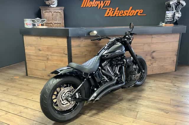 Harley-Davidson Softail Custom (2011) thumbnail 2