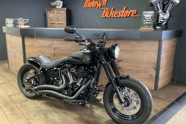 Harley-Davidson Softail Custom (2011) thumbnail 3