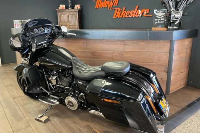 Harley-Davidson 114Ci CVO Streetglide 5HD (2017) thumbnail 4