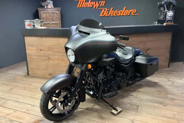 Harley-Davidson 103Ci Streetglide Special Denim Black Edition Pinstripe (2016) thumbnail 5