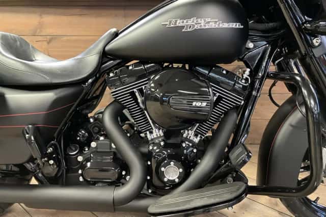 Harley-Davidson 103Ci Streetglide Special Denim Black Edition Pinstripe (2016) thumbnail 6