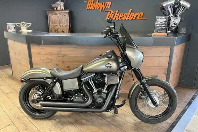 Harley-Davidson 103 Dyna Streetbob CLub Style Vance Hines Exhaust (2017) thumbnail 1