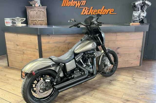 Harley-Davidson 103 Dyna Streetbob CLub Style Vance Hines Exhaust (2017) thumbnail 2