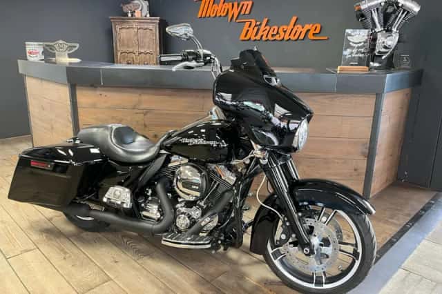 Harley-Davidson 103Ci Streetglide Special Vivid Black Crusher Exhaust (2015) thumbnail 3