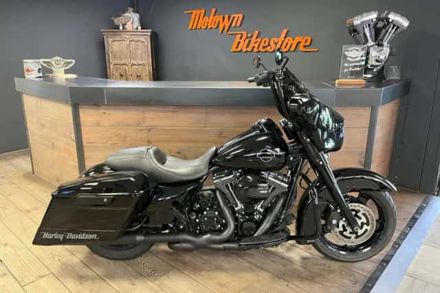 Harley-Davidson 103Ci Streetglide Black Edition Vance Hines X-Pipe (2012) thumbnail 1