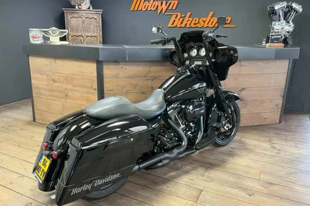 Harley-Davidson 103Ci Streetglide Black Edition Vance Hines X-Pipe (2012) thumbnail 2