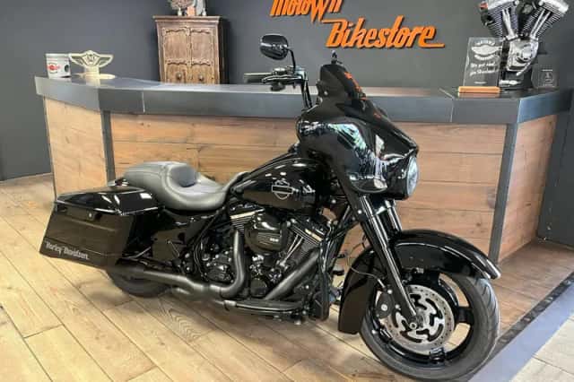 Harley-Davidson 103Ci Streetglide Black Edition Vance Hines X-Pipe (2012) thumbnail 3