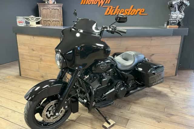 Harley-Davidson 103Ci Streetglide Black Edition Vance Hines X-Pipe (2012) thumbnail 5