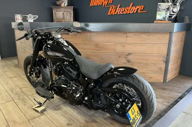 Harley-Davidson Softail Slim (2015) thumbnail 4