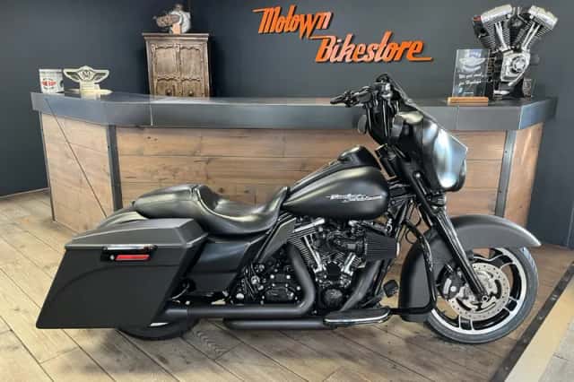 Harley-Davidson Street Glide (2010) thumbnail 1