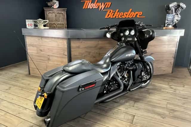 Harley-Davidson Street Glide (2010) thumbnail 2