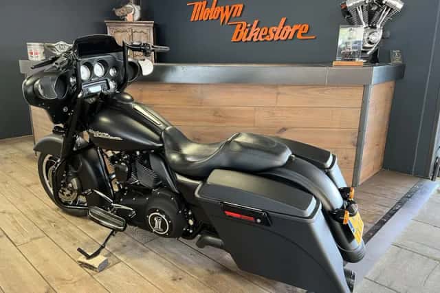 Harley-Davidson Street Glide (2010) thumbnail 4