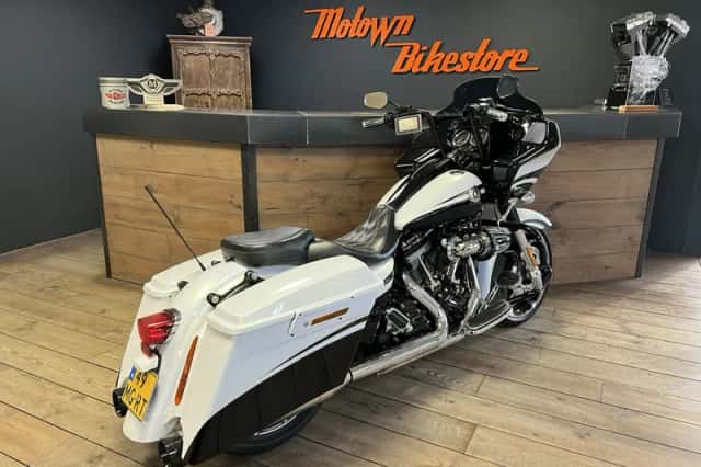 Harley-Davidson CVO Road Glide (2012) thumbnail 2