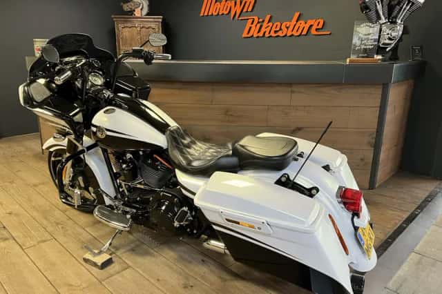 Harley-Davidson CVO Road Glide (2012) thumbnail 4