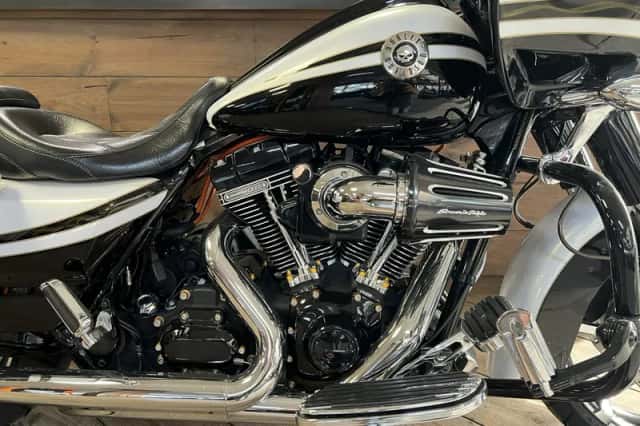 Harley-Davidson CVO Road Glide (2012) thumbnail 6