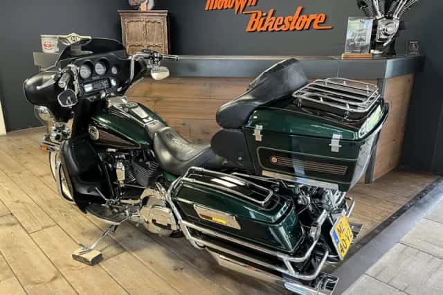 Harley-Davidson Ultra Glide White Wall Tires Vance Hines (1999) thumbnail 4