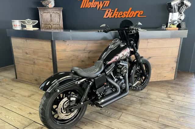 Harley-Davidson 103 Dyna Streetbob Club Style Vance Hines Exhaust (2014) thumbnail 2