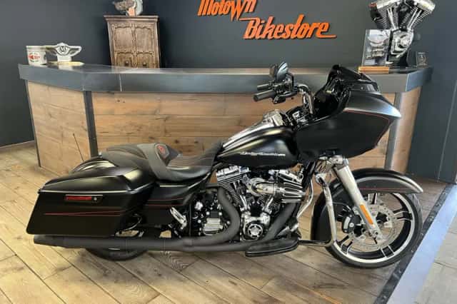 Harley-Davidson Road Glide (2015) thumbnail 1