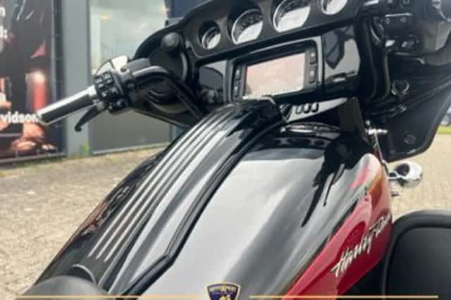 Harley-Davidson Street Glide (2017) thumbnail 4