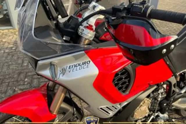 MV Agusta Enduro Veloce (2025) thumbnail 6