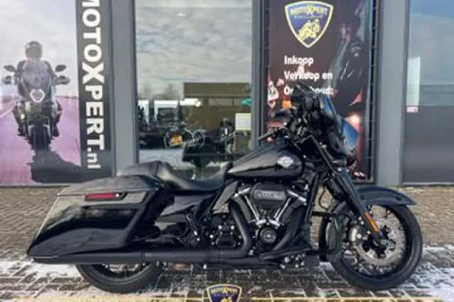 Harley-Davidson Street Glide (2023) thumbnail 1