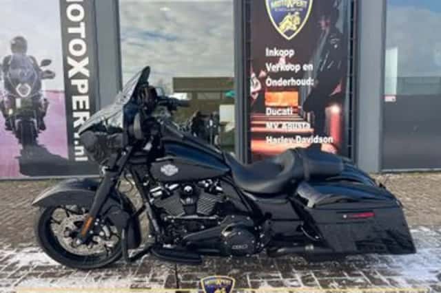 Harley-Davidson Street Glide (2023) thumbnail 2