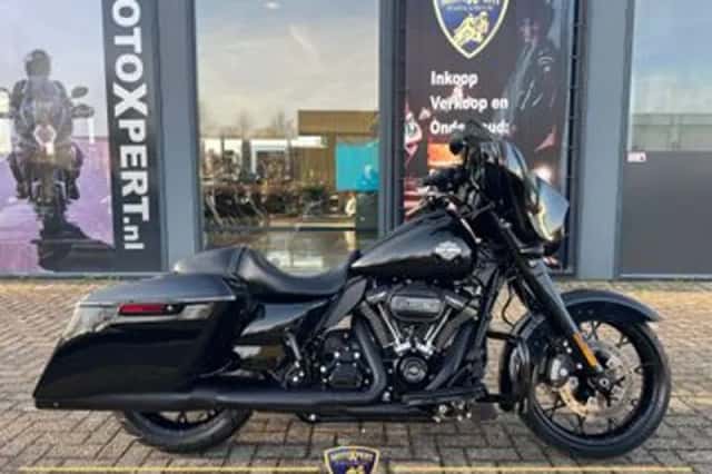 Harley-Davidson Street Glide (2023) thumbnail 1