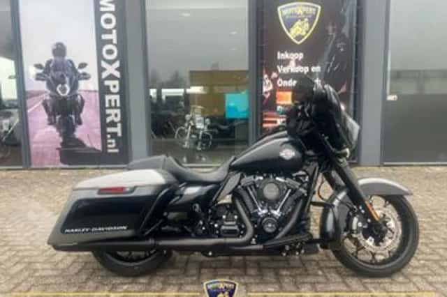 Harley-Davidson Street Glide (2021) thumbnail 1