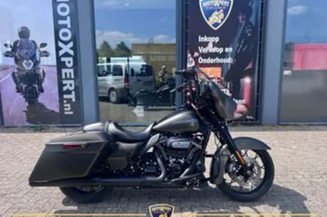 Harley-Davidson Street Glide (2020) thumbnail 1