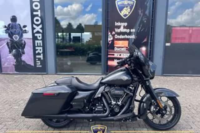 Harley-Davidson Street Glide (2022) thumbnail 1