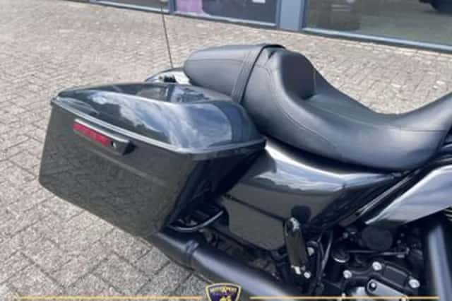 Harley-Davidson Street Glide (2022) thumbnail 2
