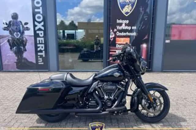 Harley-Davidson Street Glide (2023) thumbnail 1