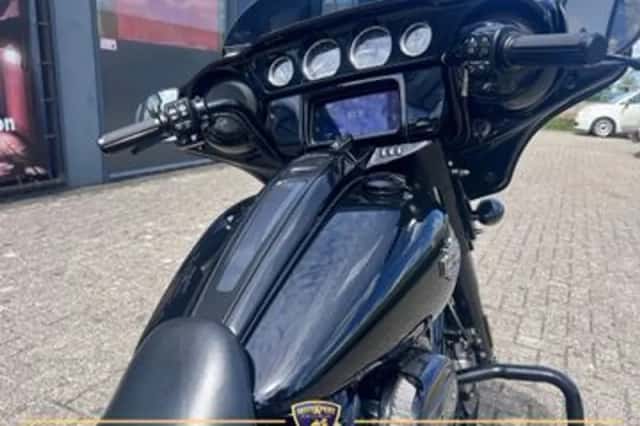 Harley-Davidson Street Glide (2023) thumbnail 5