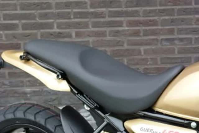 Royal Enfield Guerrilla 450 (2026) thumbnail 5