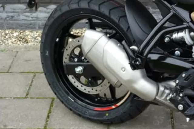 Royal Enfield Guerrilla 450 (2026) thumbnail 6