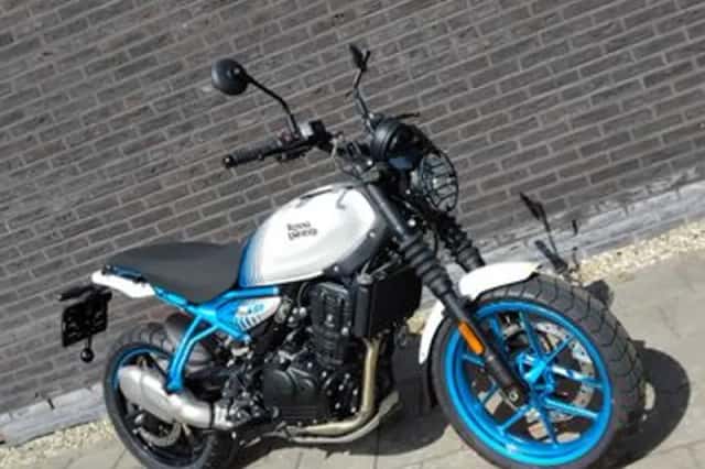 Royal Enfield Guerrilla 450 (2026) thumbnail 1