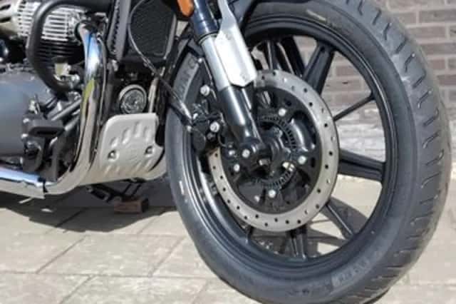 Royal Enfield Super Meteor 650 (2026) thumbnail 3