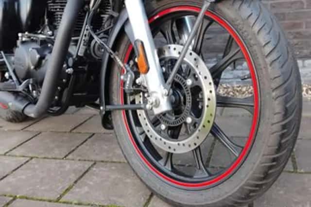 Royal Enfield Classic 350 (2024) thumbnail 5