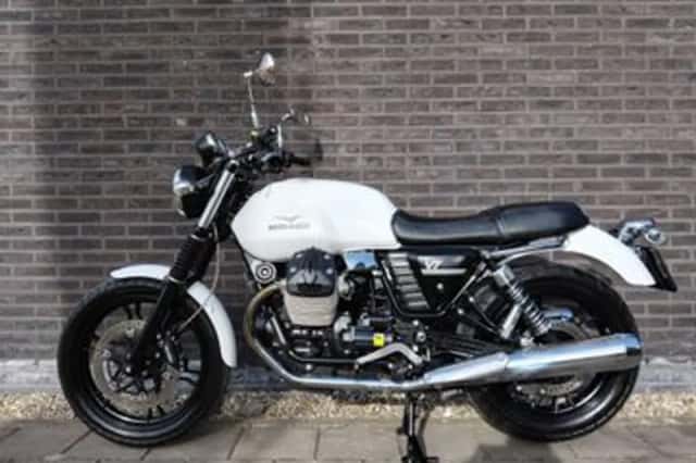 Moto Guzzi V7 Stone (2013) thumbnail 2