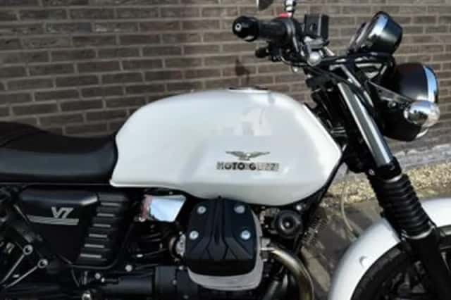 Moto Guzzi V7 Stone (2013) thumbnail 3