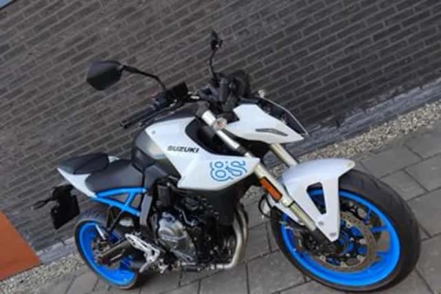 Suzuki GSX-8S (2024) thumbnail 1