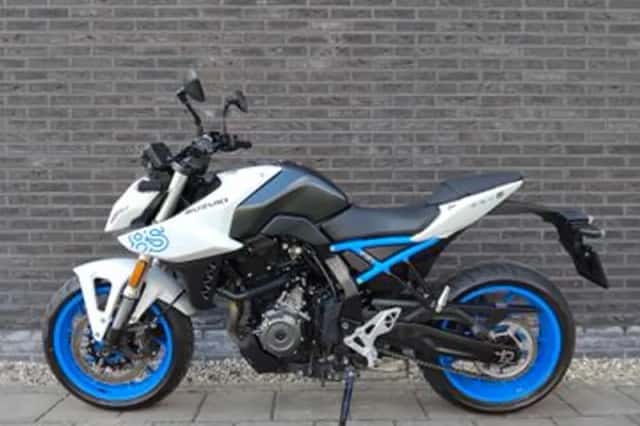 Suzuki GSX-8S (2024) thumbnail 2