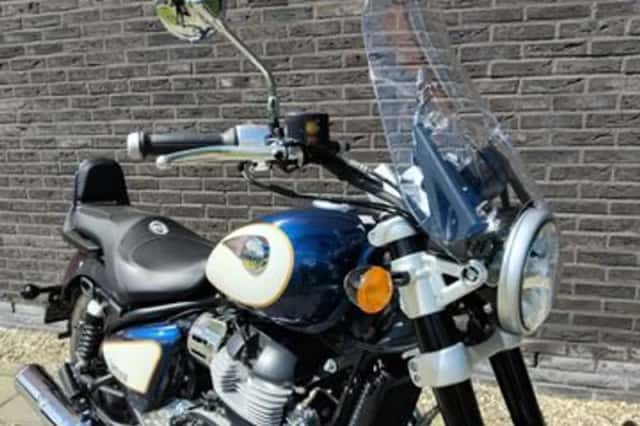 Royal Enfield Super Meteor 650 (2024) thumbnail 4