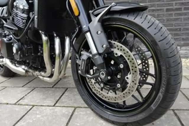 Kawasaki Z900RS (2018) thumbnail 5