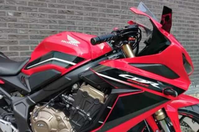 Honda CBR650R (2022) thumbnail 3